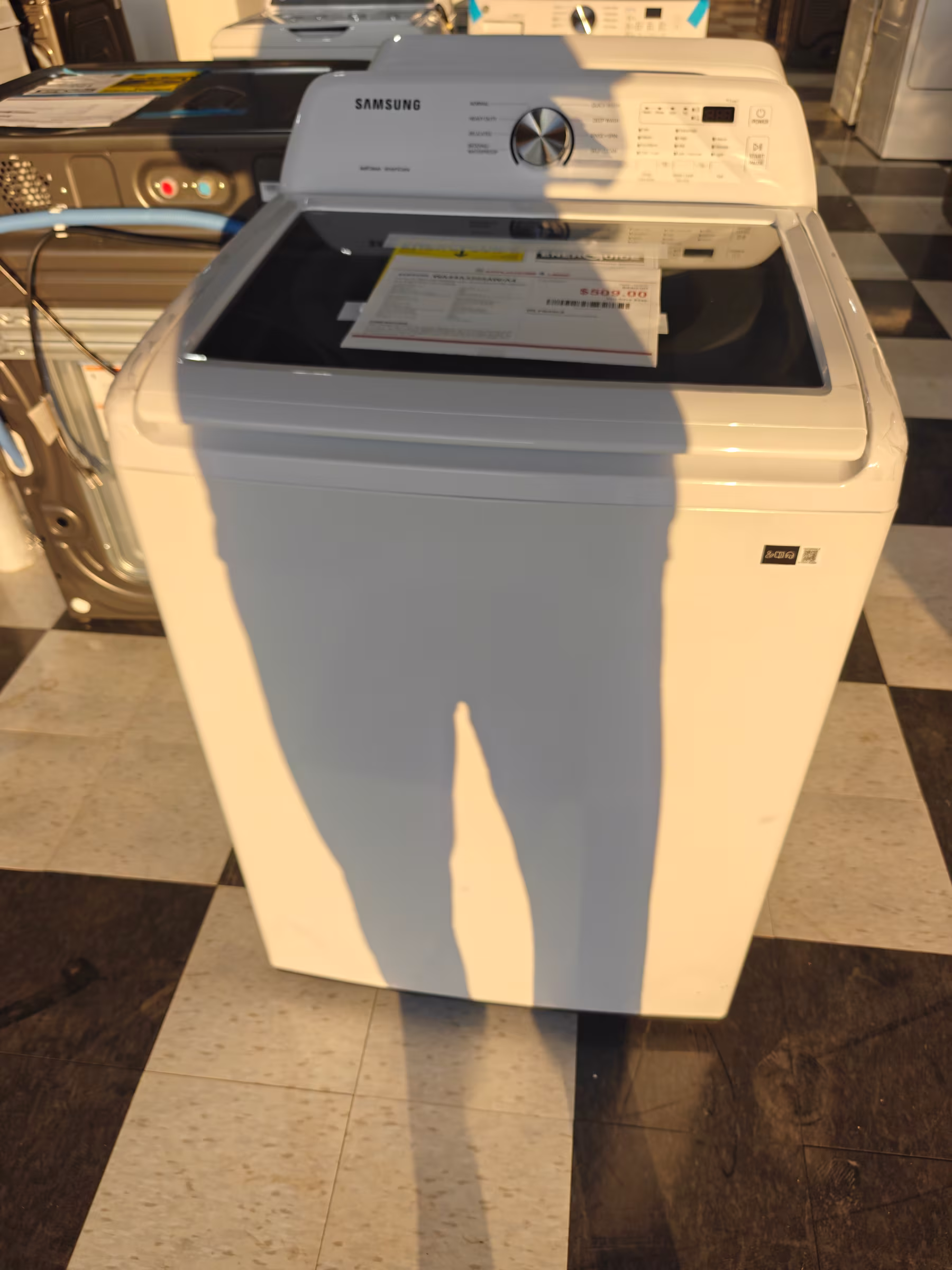4.4 cu. ft. Top Load Washer with ActiveWave™ Agitator and Soft-Close Lid in White