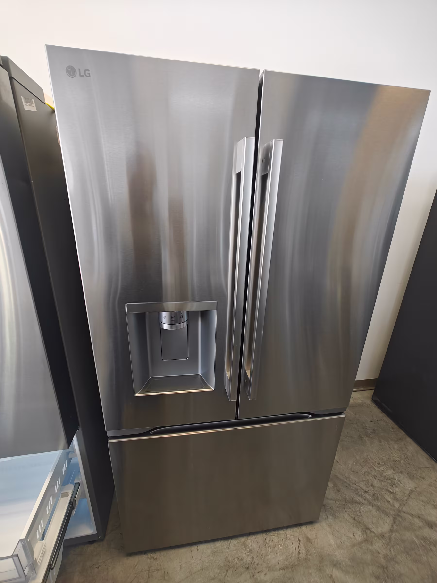 24 cu. ft. Counter-Depth MAX™ with Zero Clearance™ 3-Door French Door Refrigerator with Dual Ice Makers and Craft Ice™