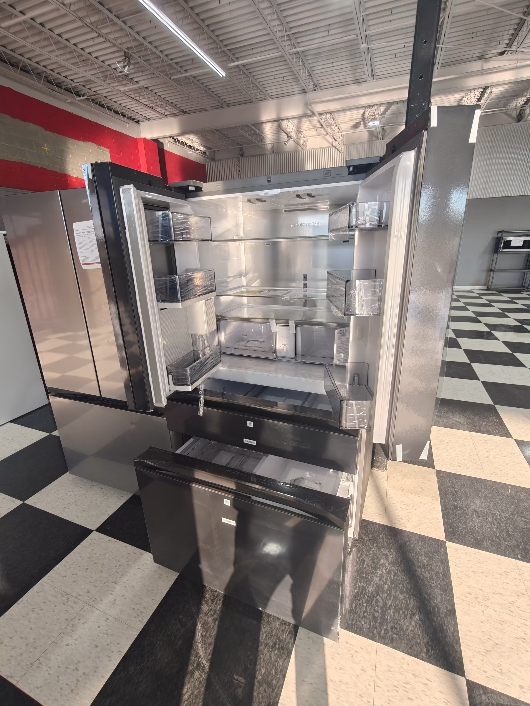 Bespoke AI 4-Door French Door AI Family Hub™ | AI Vision & Auto Open Door 23 cu.ft.