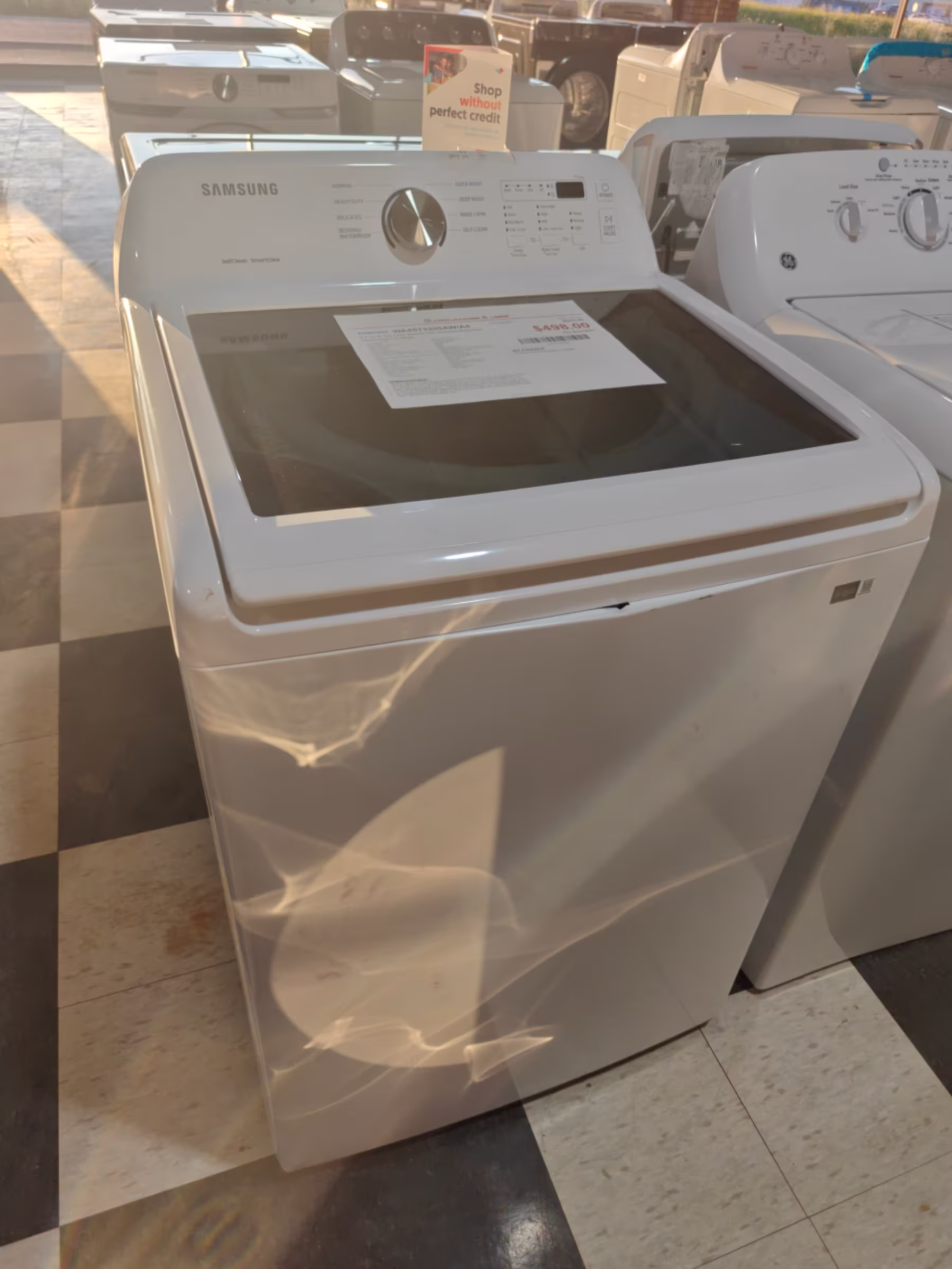 4.5 cu. ft. Top Load Washer with Vibration Reduction Technology+ in White