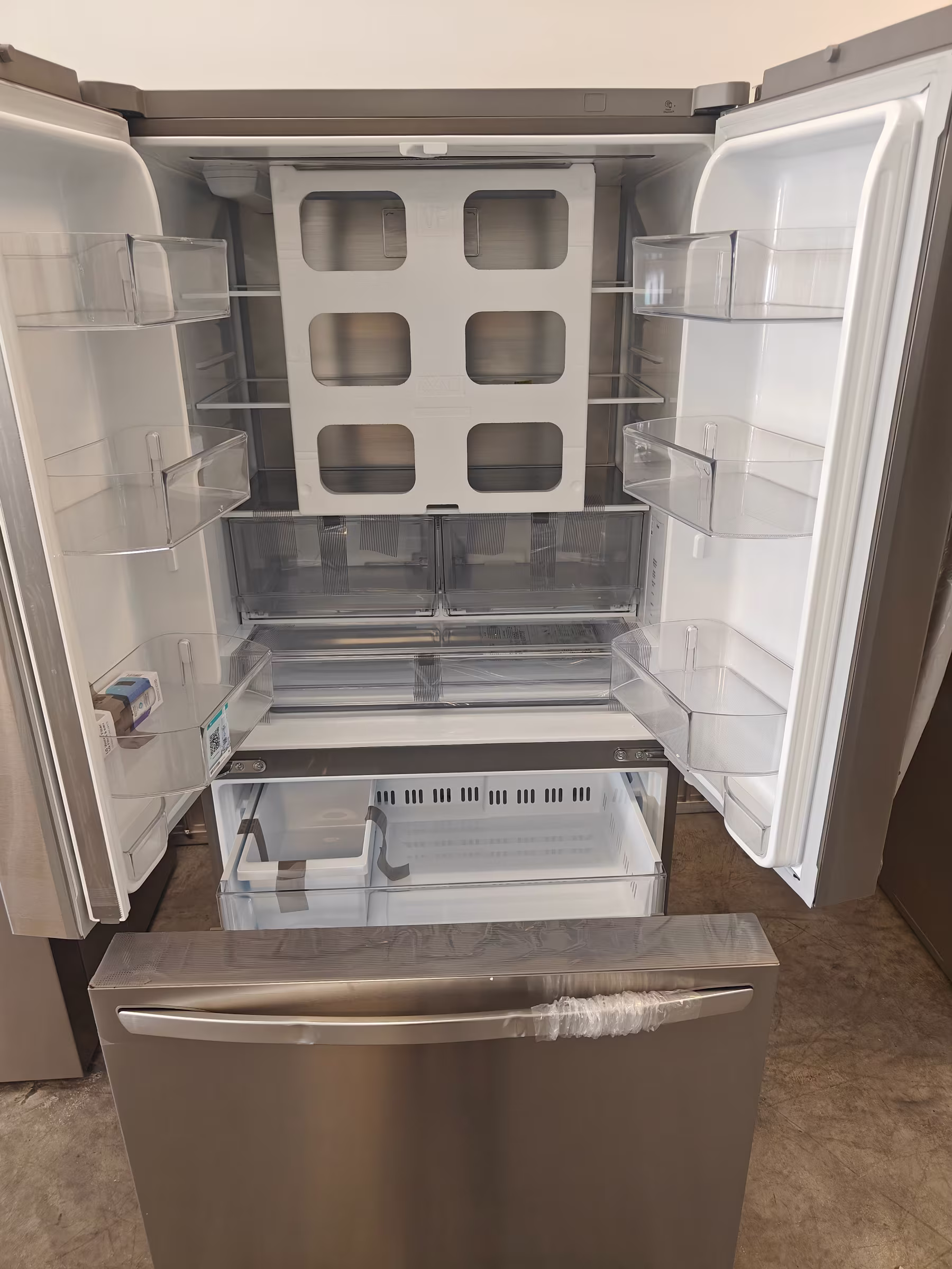 27 cu. ft. Smart Counter-Depth MAX™ French Door Refrigerator