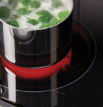 GE GE(R) ENERGY STAR(R) 30" Free-Standing Electric Range GRF400SVBB (a4l7yesi70xg) (15)
